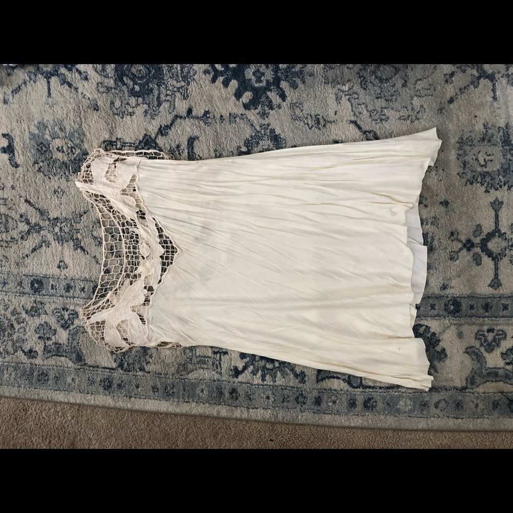 Embroidered shift dress